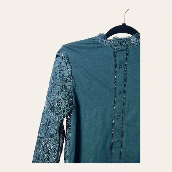 0389. JAMES COVIELLO NEW YORK EMBROIDERED TOP SHEER FRONT SOLID BACK SIZE XSMALL - Picture 9 of 11